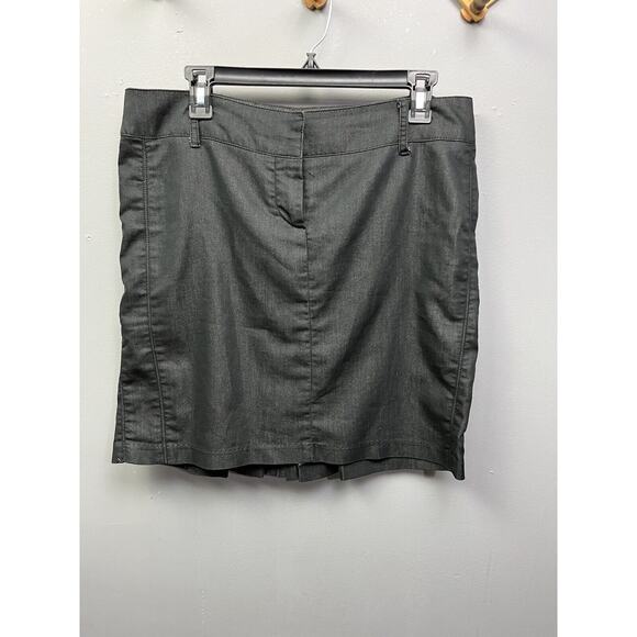 Guess Mini Skirt Womens 30 Y2K Gray Flat front Pleated back Stretch Skater - Picture 1 of 7